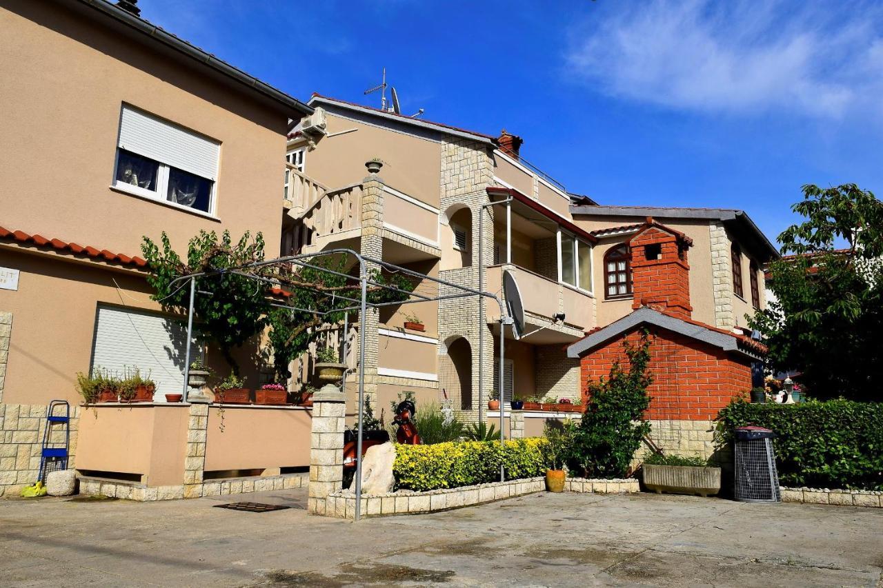 Zoro Apartments Palit Exterior photo