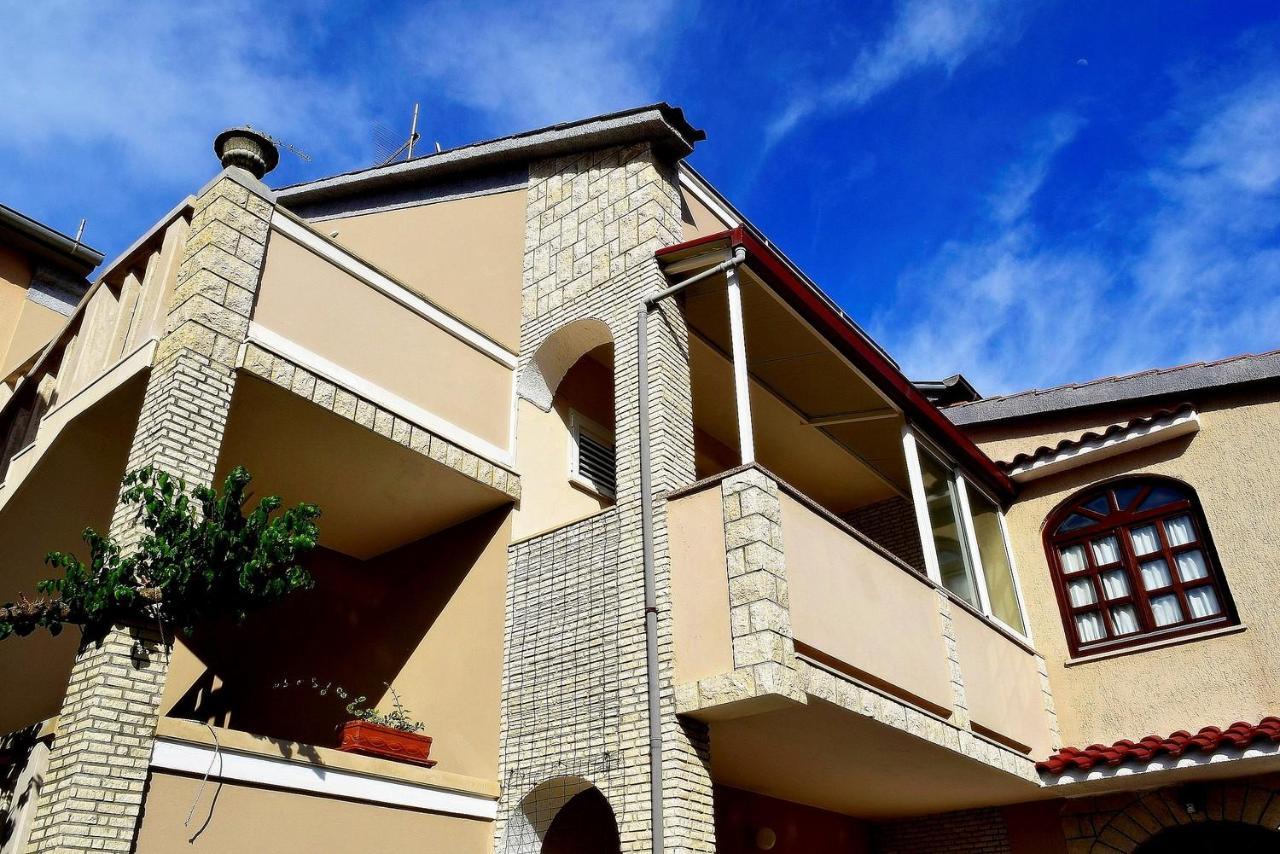 Zoro Apartments Palit Exterior photo