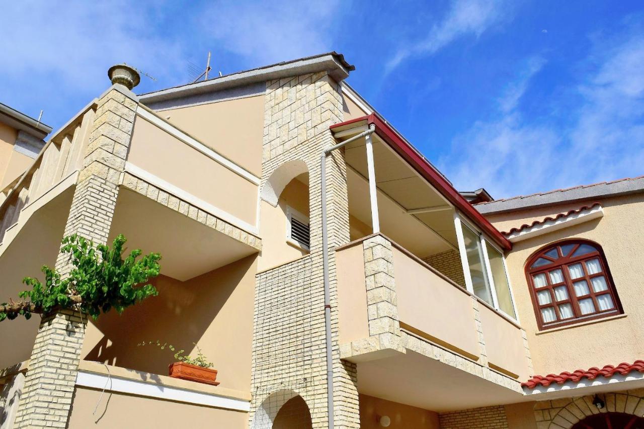 Zoro Apartments Palit Exterior photo