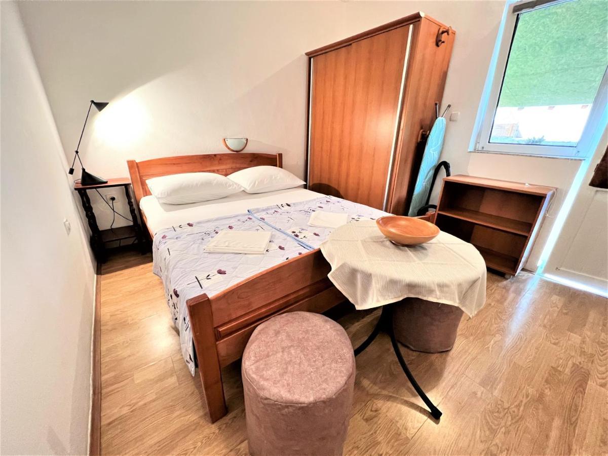 Zoro Apartments Palit Room photo
